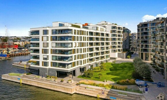 MIDT I SMØRØYET: Dyna Brygge ligger plassert lekker til ytterst på Tjuvholmen i Oslo. Foto: Privatmegleren Tjuvholmen MIDT I SMØRØYET: Dyna Brygge ligger plassert lekker til ytterst på Tjuvholmen i Oslo. Foto: Privatmegleren Tjuvholmen